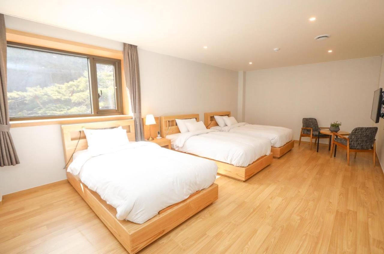 Daedunsan Hotel Wanju Екстериор снимка